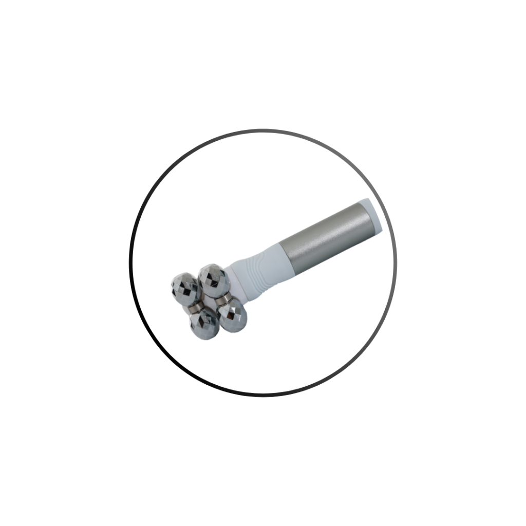 Aesthetic device handpiece with roller head